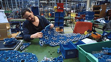 100万个乐高积木搭成的布加迪Chiron，还能开上路