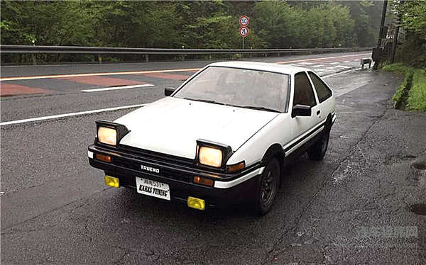 全球十大标志性隐藏式车灯：宝马8系、丰田神车入围