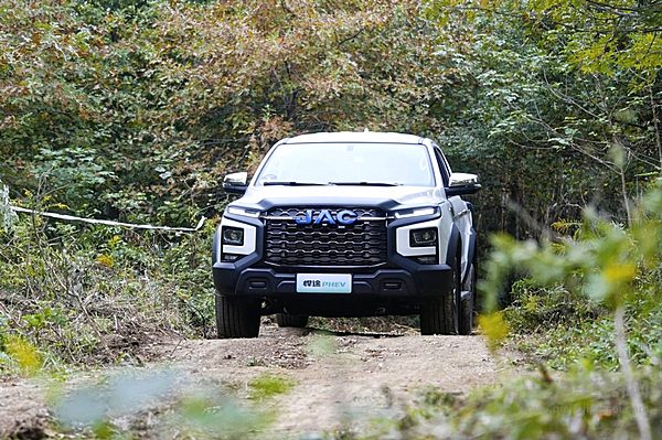 破解荒野求生难题！悍途PHEV以领先科技护航荒野探险