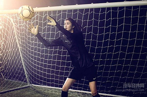 东风标致20周年庆现场交付 最美女足门将赵丽娜喜提新408