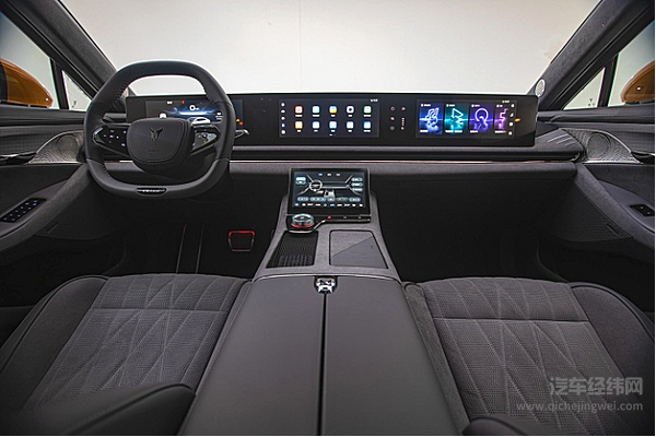 国产品牌玩转高端轿车市场 三款车型谁更胜一筹？