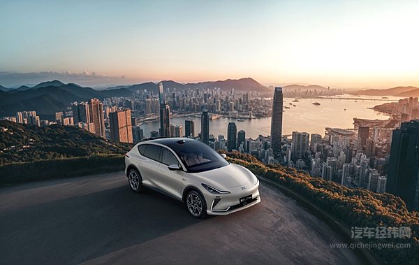 35万级高端电动SUV横评：蔚来ES6与智己LS7谁更值得买？