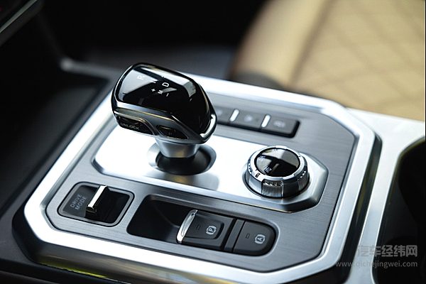  江淮全新悍途皮卡乘用化升级 强悍硬派带来商乘多种用途