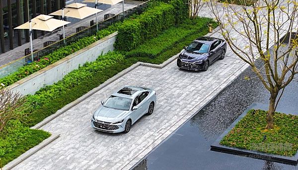 百公里亏电油耗2.9L综合续航2100km 秦L真的完胜银河L6吗？