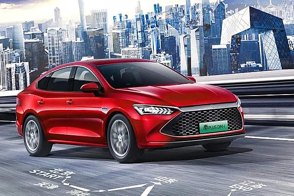 比亚迪秦PLUS DM-i正成为A级燃油车的颠覆者