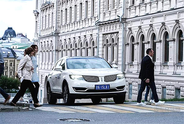 在这开车会惭愧？最霸气SUV遇见20年前的自己！