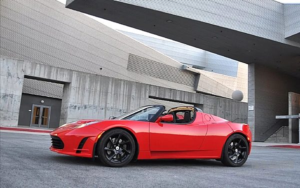 美系车企集体“触电” 谁能打败特斯拉？