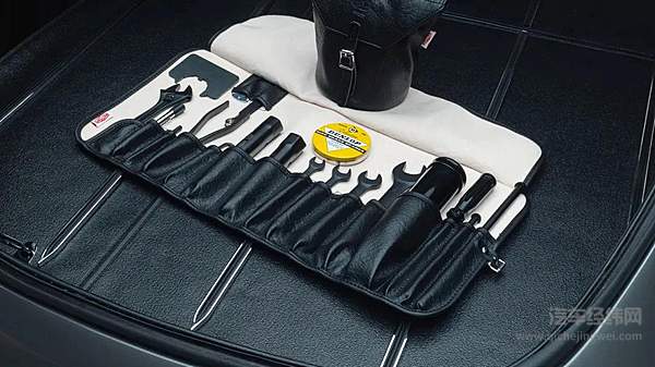 致敬E-Type诞生60周年 捷豹打造E-Type 限量版车型