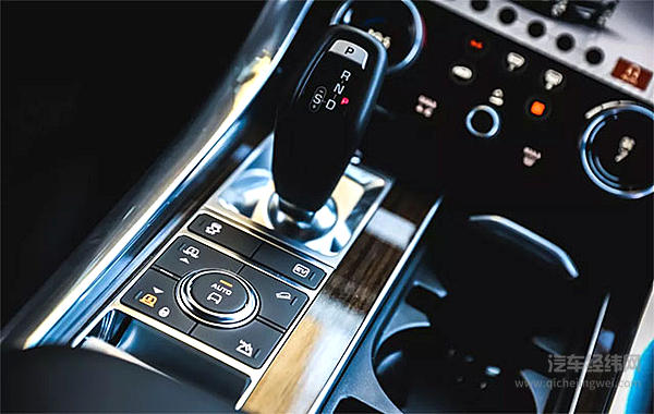 路虎终于也混动了 首试揽胜运动版P400e