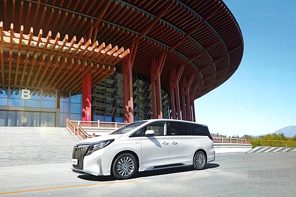 藏不住了！这是你绝对没见过的传祺M8