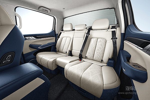 大型高性能豪华皮卡山海炮全球首秀 长城炮闪耀成都车展