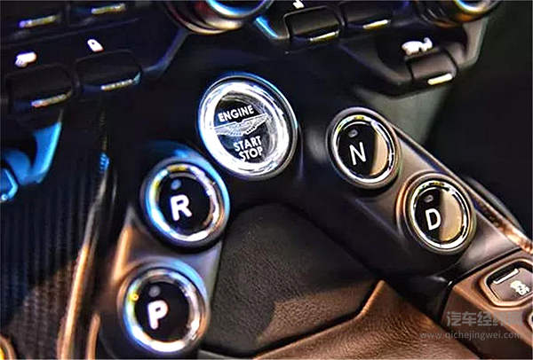 桀色难驯 全新VANTAGE震撼登陆上海