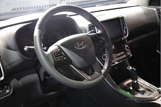 SUV市场的又一悍将 试驾北京现代新一代ix35