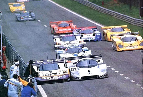 赛车和量产车有什么不同？