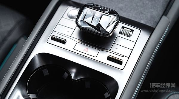 百公里亏电油耗2.9L综合续航2100km 秦L真的完胜银河L6吗？