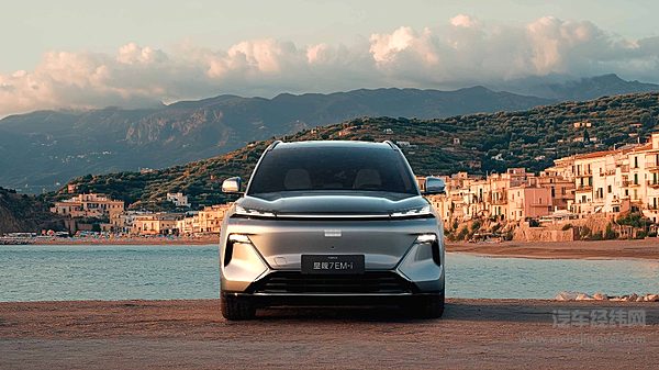200km纯电续航VS插混直驱 深蓝S05与星舰7 EM-i谁更强？