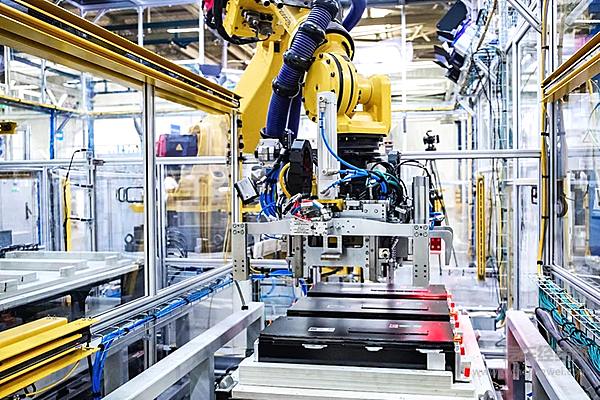 采用无线通信技术检测电池模组性能