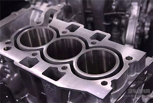 为什么三缸发动机让我想起了涡轮和自吸的那场“战争”？