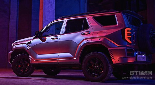 30万级越野车二选一 BJ60增程与坦克400 Hi4-T谁更强？