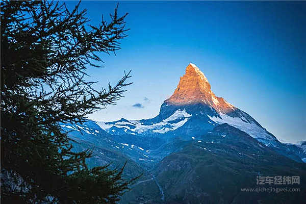 穿越了上千公里，只为看一家轮胎品牌如何在24小时耐力赛上夺冠