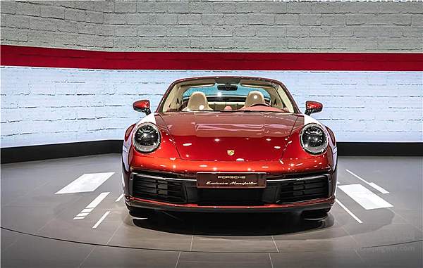 诠释保时捷的经典与未来 911 Targa 4S 经典重现特别版亮相