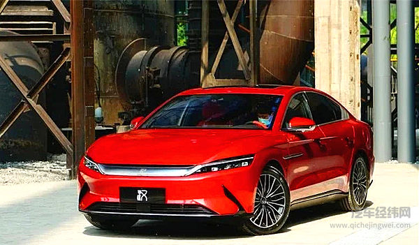 电动汽车领域的“三国演义” 比亚迪汉EV用刀片电池“叫板”特斯拉