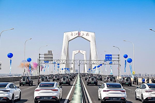 从“第一根桩”到“百车智驾”：奇瑞猎鹰智驾开启智造新纪元