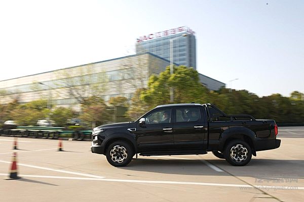 全新悍途领衔亮相 江淮皮卡商乘并举、油电并进 开创新时代