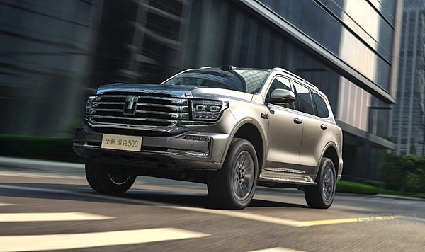 30万级高端越野车二选一 猛士M817能否挑战坦克500新能源？