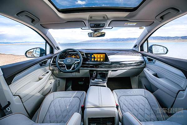 一汽-大众首款大型SUV揽境古都西安震撼上市 售价29.99-39.99万