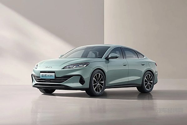 小鹏MONA M03对决海豹06 DM-i哪款车更划算？