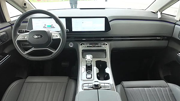 25万级中大型MPV二选一 瑞风RF8与传祺向往M8谁更强？