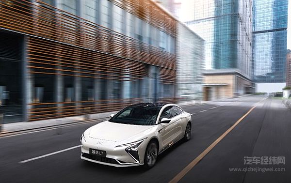 “7”系对决 40多万预算 选智己L7还是蔚来ET7？