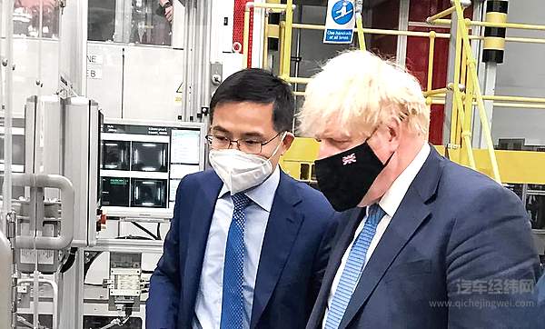 左远景CEO张雷；右英国首相鲍里斯·约翰逊