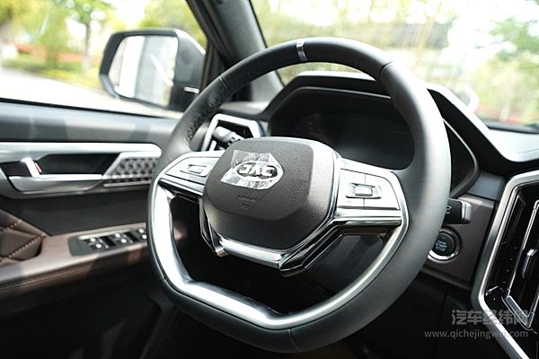  江淮全新悍途皮卡乘用化升级 强悍硬派带来商乘多种用途