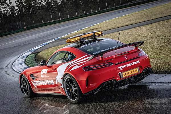 和阿斯顿马丁一起 梅赛德斯-AMG发布2021赛季F1安全/医疗车