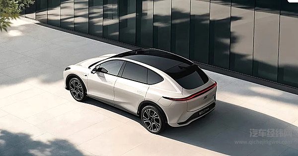 30万级新能源中大型SUV二选一 智界R7智己LS7谁更强？