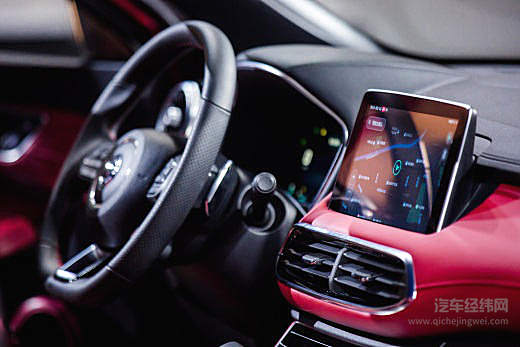 “小鲜肉”们缺乏的荷尔蒙可能都被名爵HS抢走了！