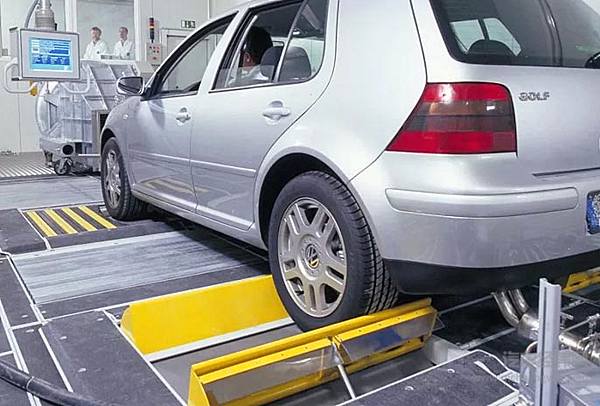 过不了新排放测试就卖不了车，欧洲车企的减排经怎么念