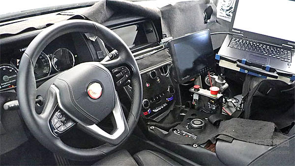 一辆SUV卖600万 有一种奢华叫劳斯莱斯