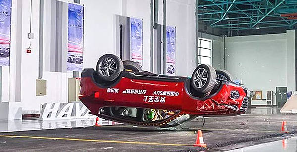 #车会玩#：哈弗H4上市玩起“叠罗汉” 就想证明“够皮实”！