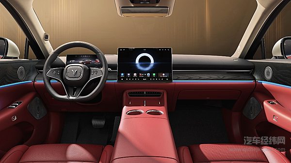 华为系中大型轿车二选一 岚图追光L与阿维塔12谁更强？