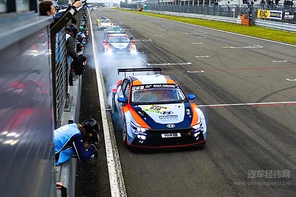 现代汽车N品牌连续9年征服纽博格林24小时耐力赛 斩获TCR组别冠亚季军 实现四连
