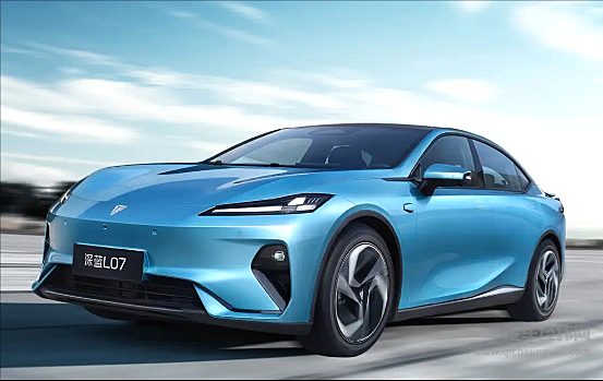 增程VS插混！深蓝L07可以挑战海豹07 DM-i吗？