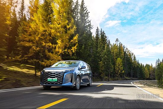 比亚迪2026款夏：家庭用车的一步到位之选 辅助驾驶省油黑科技全拉满！