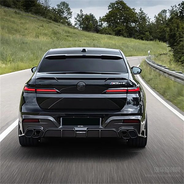 宝马7系(G70)MANSORY包围套件