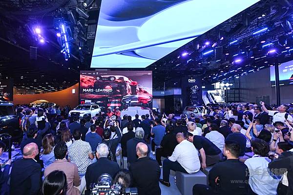 王传福总裁亲临颁奖！比亚迪全球汽车设计大赛闪耀上海车展