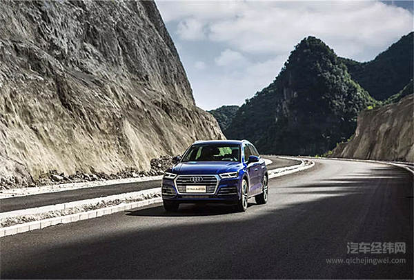 奥迪Q5L开进贵州崖壁 现在的发布会都不走寻常路！
