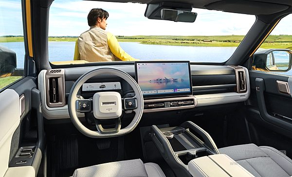 15万元预算 选择增程版的风云X3L还是纯电的银河E5？