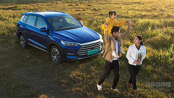 国产混合动力SUV二选一 宋PLUS DM-i与拿铁谁更有竞争力？